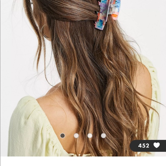 Selling brand new, still in packaging scrunchie and claw hair clip together. - Picture 3 of 6